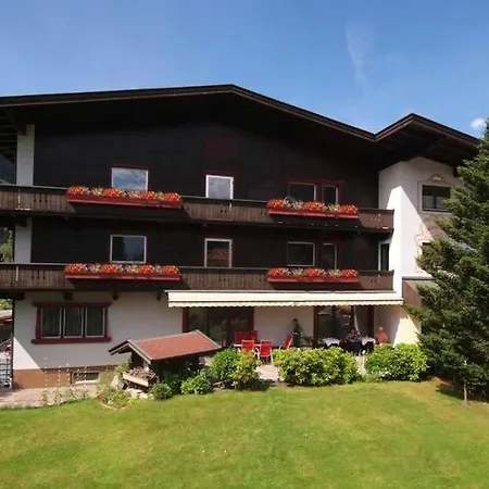 Hotel Garni Maximilian-3